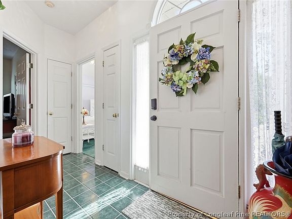 5th image of 151 Edgemont Ter
