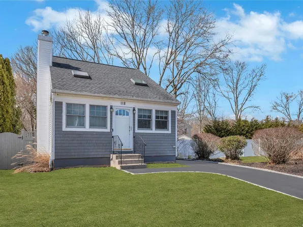 118 12th Avenue, Holtsville, NY 11742
