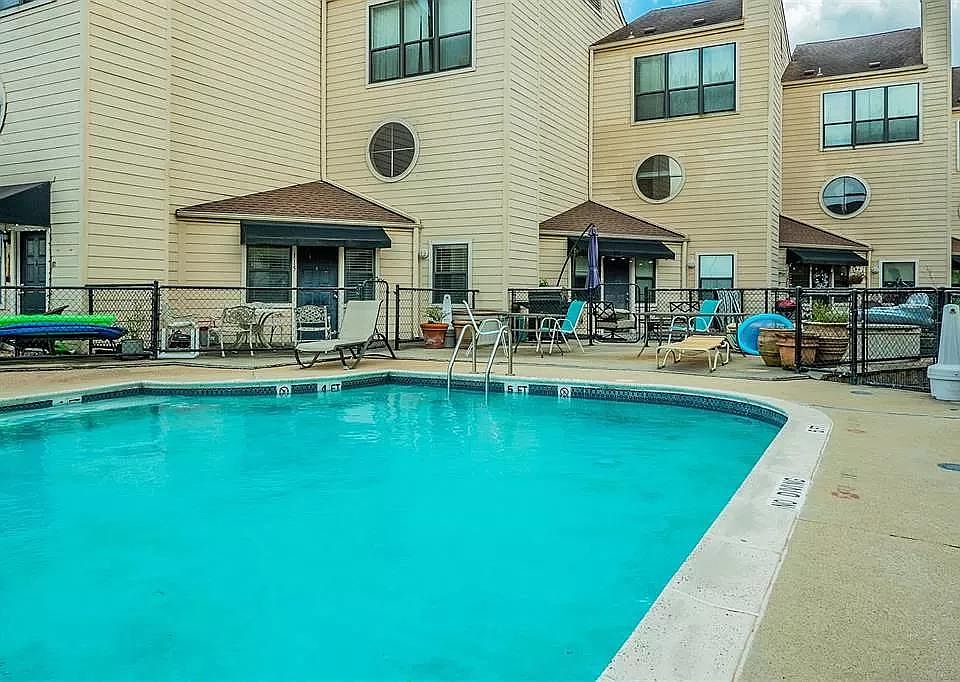 1st image of 1140 Marina Bay Dr APT 204