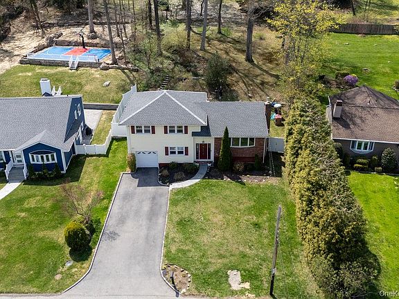 3rd image of 461 Stratton Road