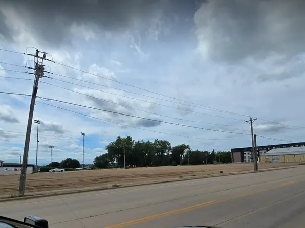 114 Mulberry St, Yankton, SD 57078