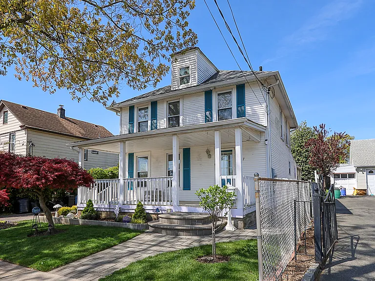 237 Fulton St — Photo 3