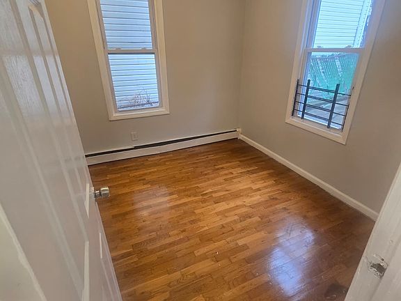 3rd image of 114 Watson Ave Floor 2