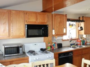 9 Hamilton St, Newton, NJ 07860