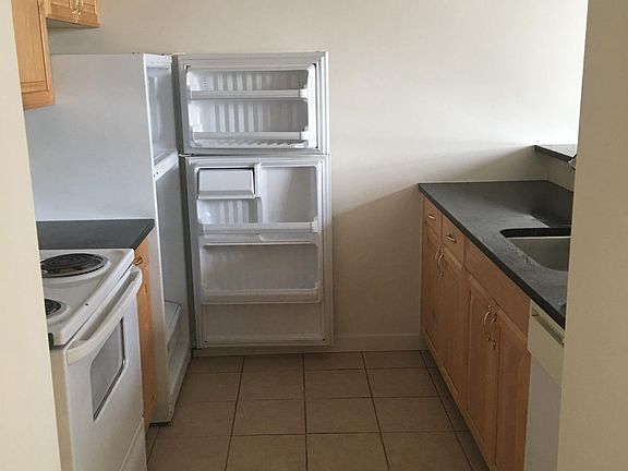4th image of 419 S 19th St Unit 3B