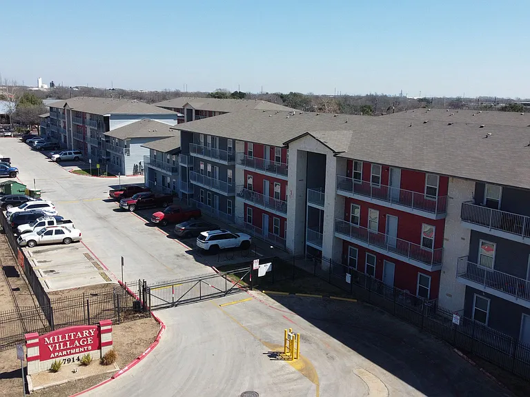 Military Village Apartments — Photo 23