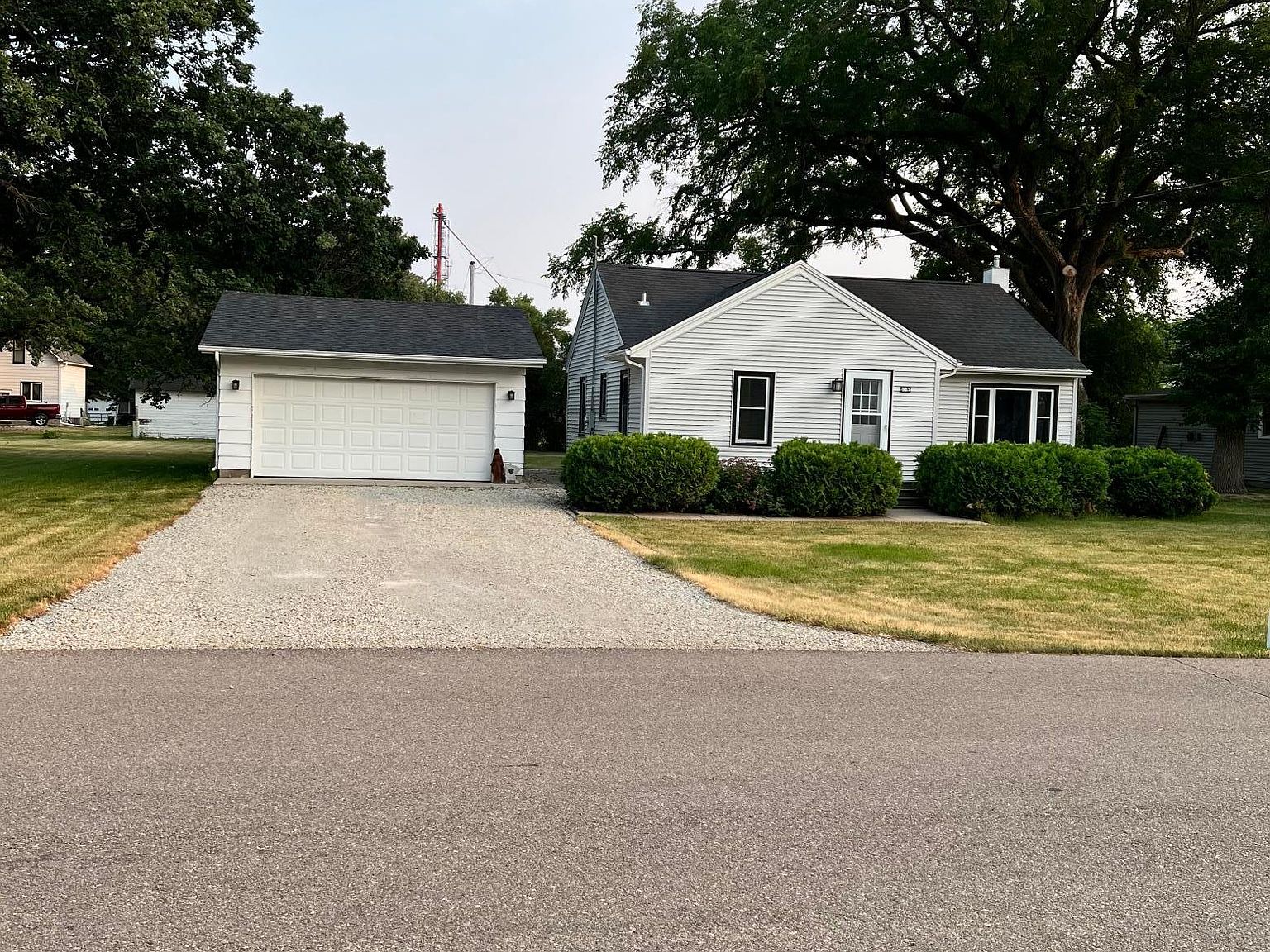 307 Main St, Freeborn, MN 56032 Zillow