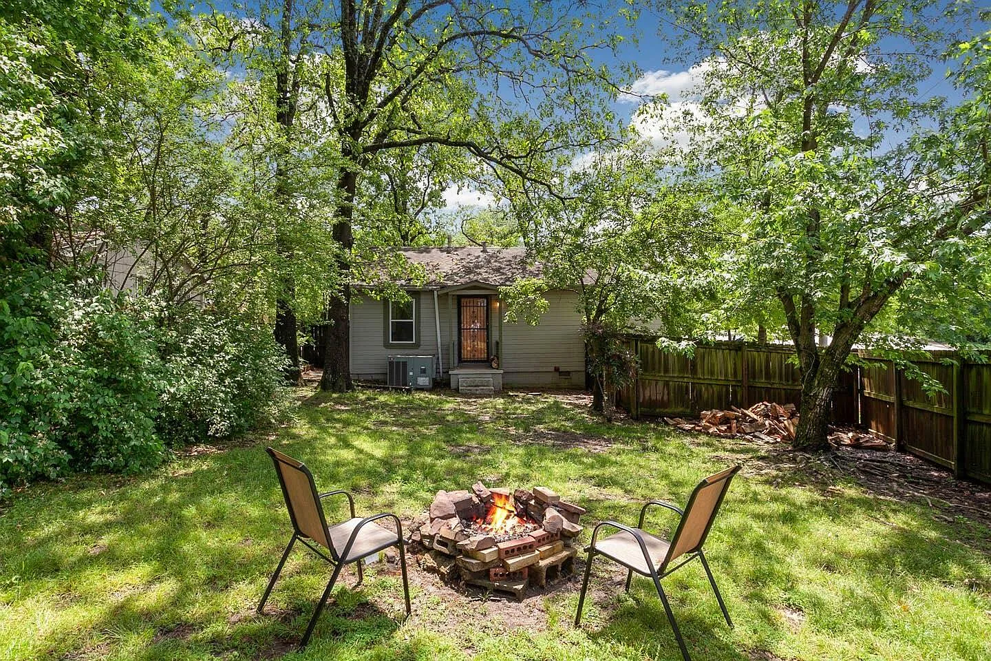2 bed, 896 sqft, $2,150 — Photo 4