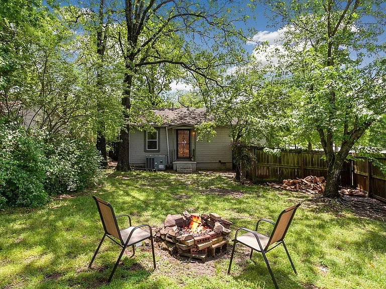 258 W Miller St — Photo 4