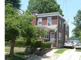 628 Hermitage St, Philadelphia, PA 19128