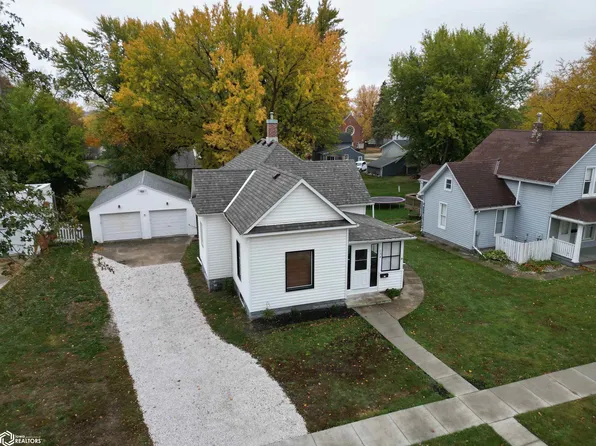 134 1st St, Manning, IA 51455