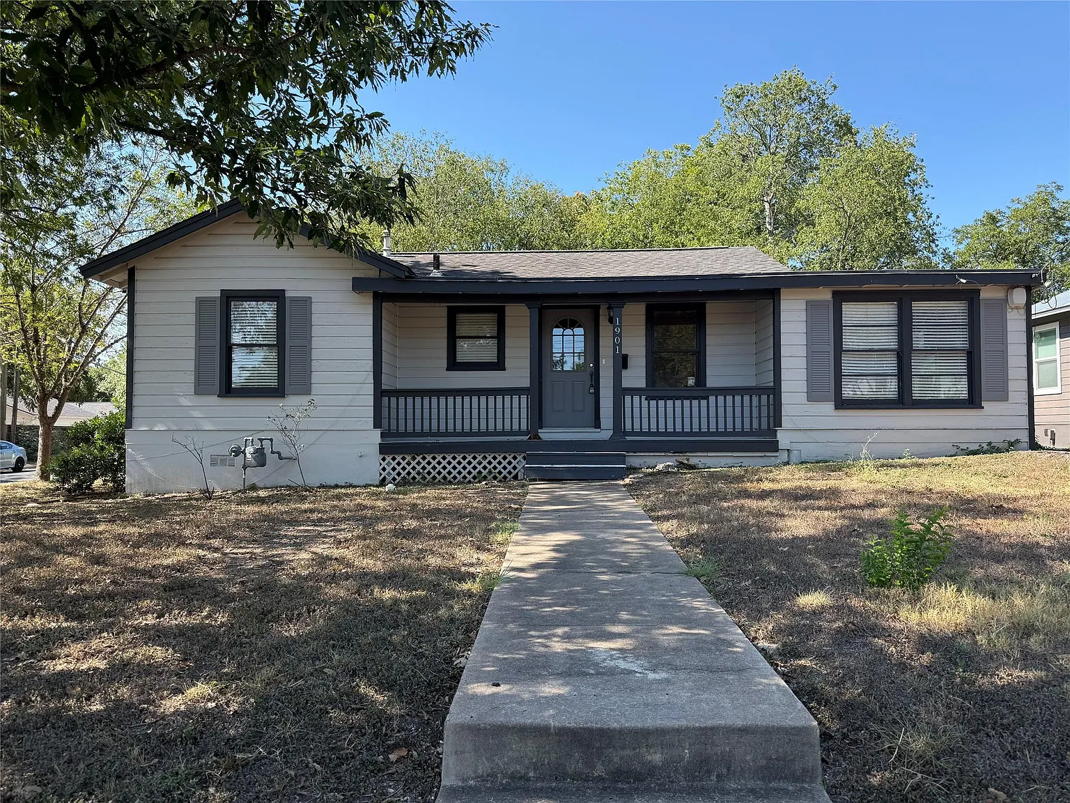 3 bed, 2.0 bath, 1413 sqft, $2,295 — Photo 2