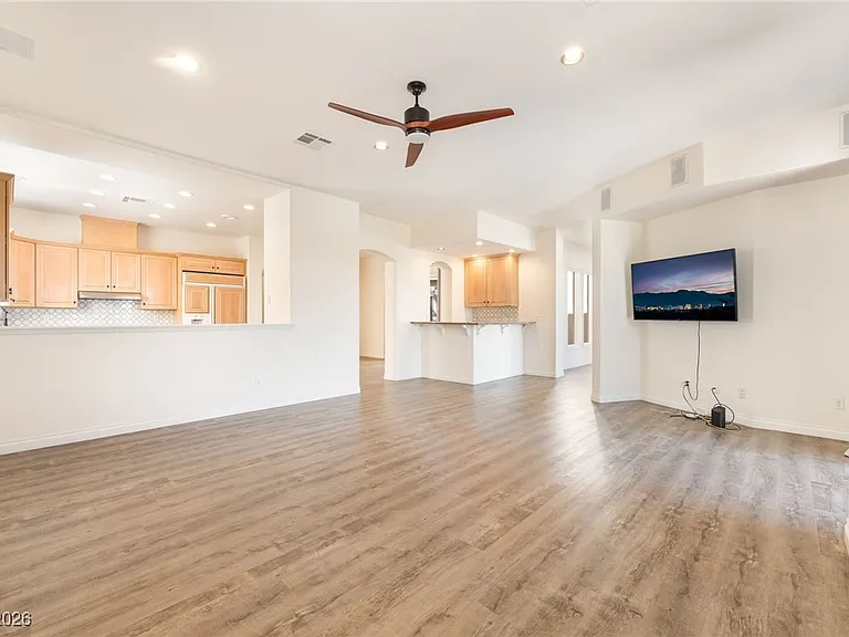 904 Pont Chartrain Dr — Photo 8