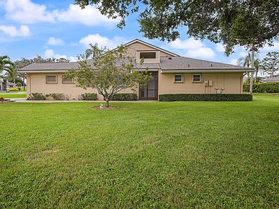 3rd image of 6845 FOUNTAINS Circle