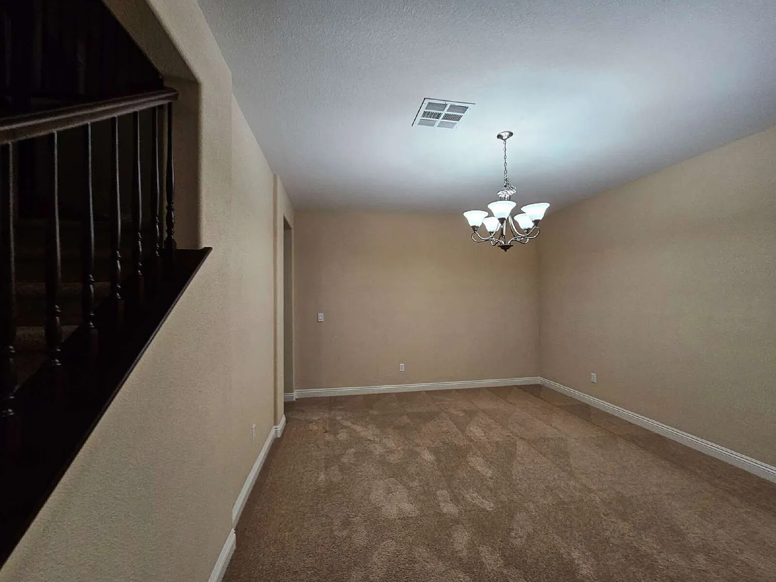 5 bed, 3.0 bath, 3639 sqft, $3,550 — Photo 4