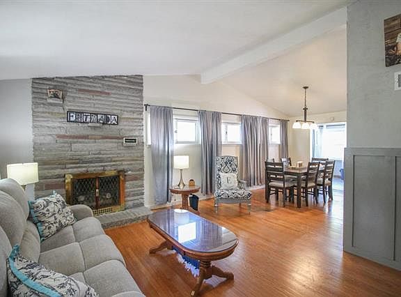5th image of 1537 Lindell Blvd