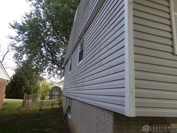 3rd image of 60 S Hillcrest Dr