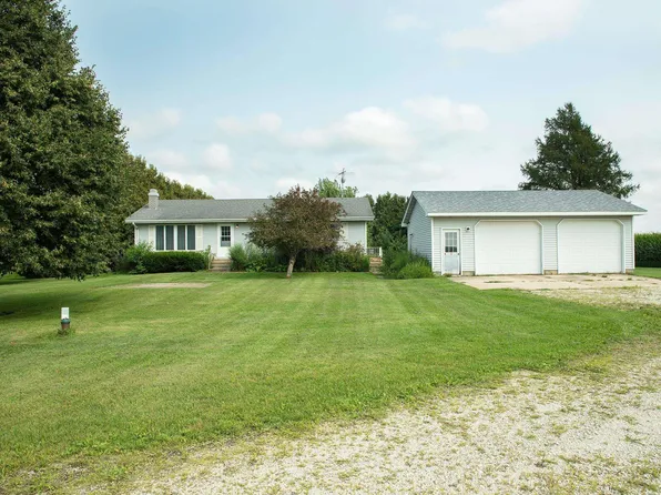 2934 Pembroke Ave, Fredericksburg, IA 50630