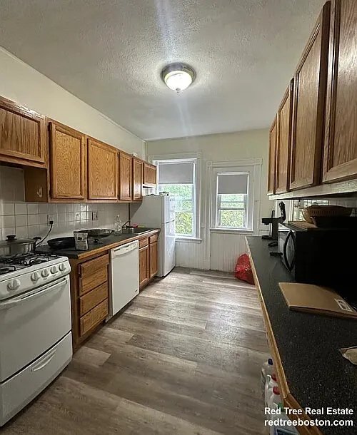 3 bed, 9999 sqft, $3,525 — Photo 1