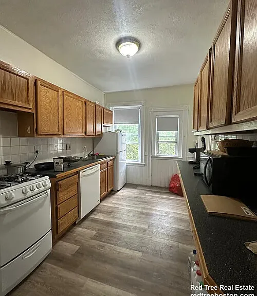 19 Mount Hood Rd #2 — Photo 1