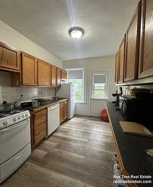 1st image of 19 Mount Hood Rd APT 2