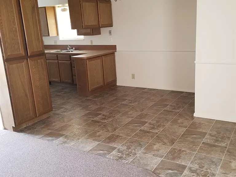 423 N Cedar Blvd — Photo 3