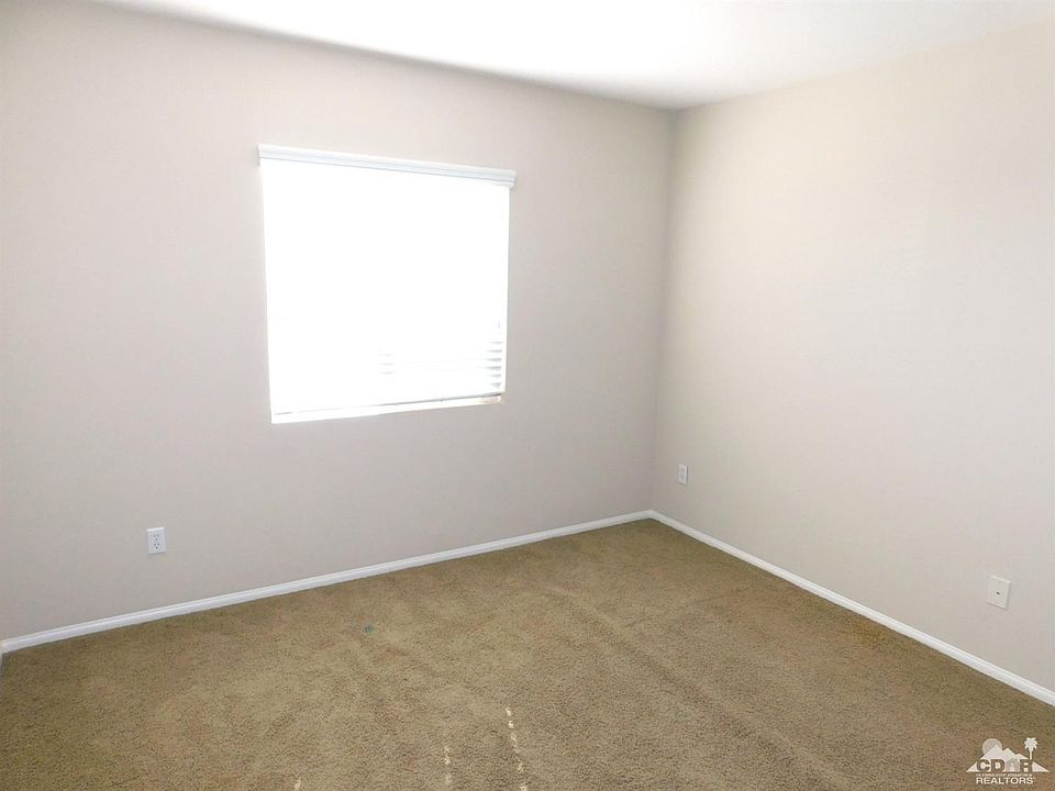 1st image of 62924 N Crescent St