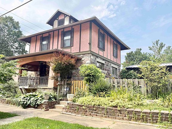 3rd image of 215 22nd St