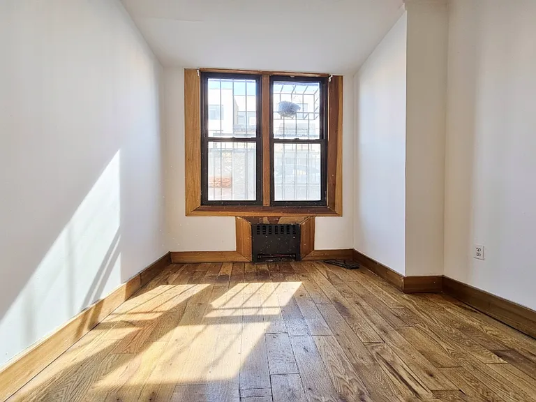 144 Lexington Ave #B — Photo 5