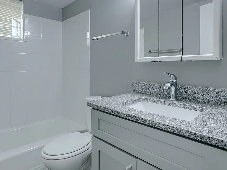 4505 Lafayette Ave #4 — Photo 12