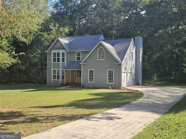 150 Park Timbers Dr, Sharpsburg, GA 30277