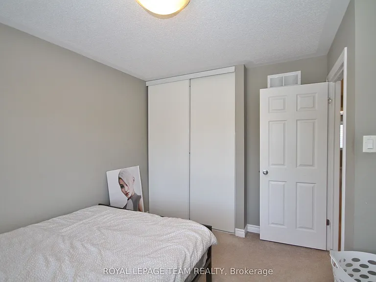 302 Tourmaline Cres — Photo 26