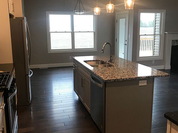 Kitchen and breakfast nook