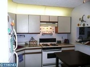 4 Hemlock Ct, Hamilton, NJ 08619