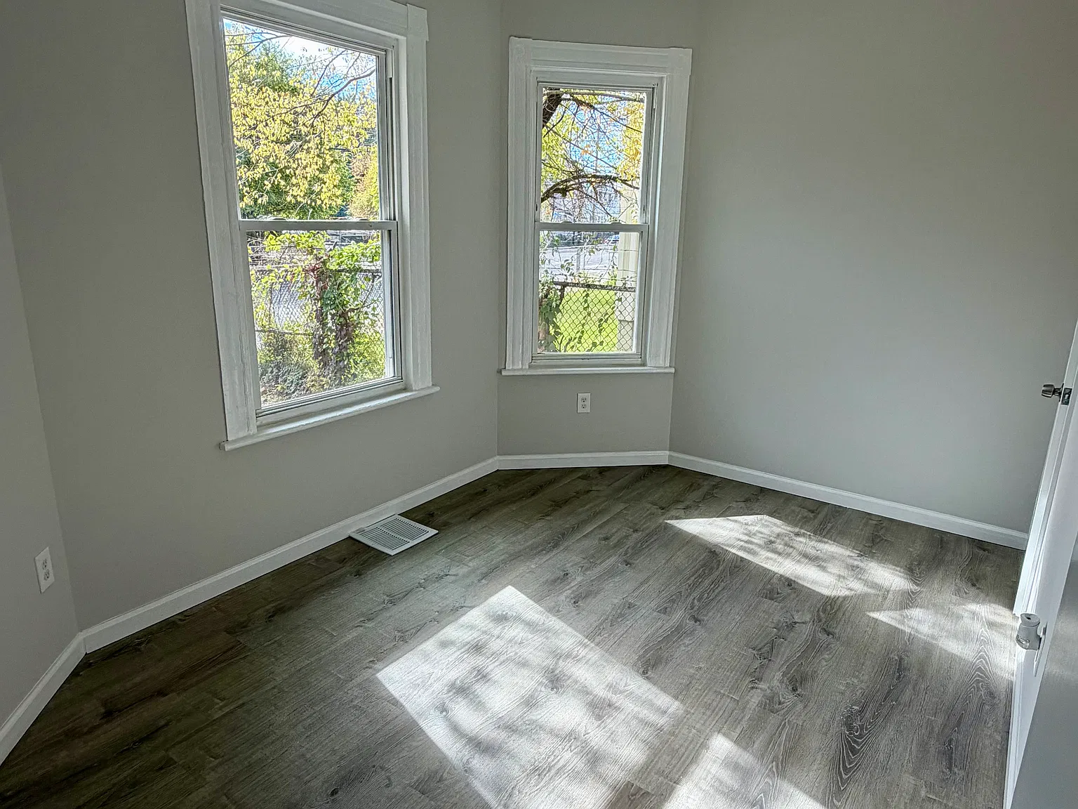 4 bed, $3,500 — Photo 3