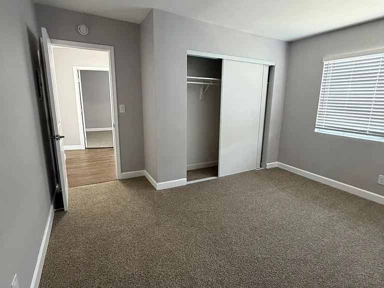 5916 Burnham Ave — Photo 14