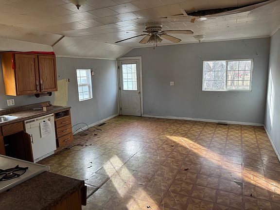 4th image of 519 N Wood St