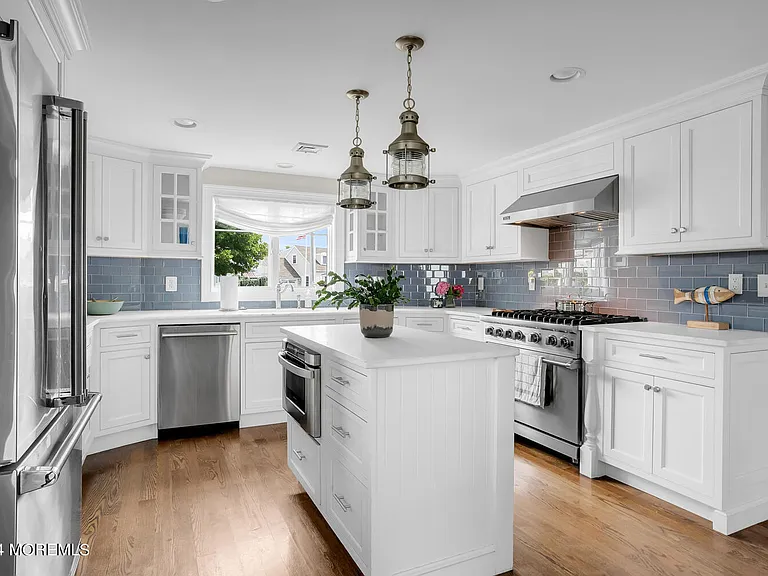 208 Neptune Pl — Photo 22