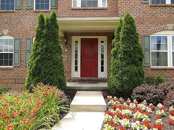 2nd image of 105 McIntosh Dr