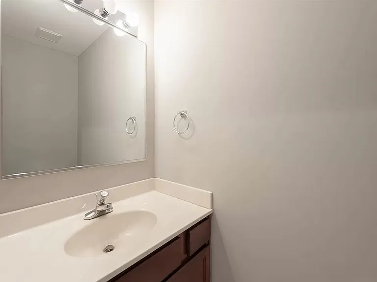 3816 S Claybridge Dr — Photo 6