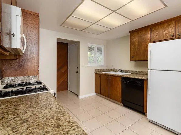 138 Seaborg Pl, Santa Cruz, CA 95060