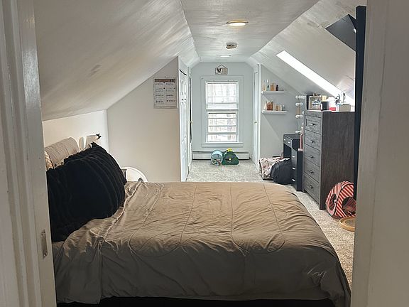 2nd Bedroom (washer & dryer in this room)