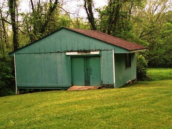 2nd image of 229 Paradise Ln