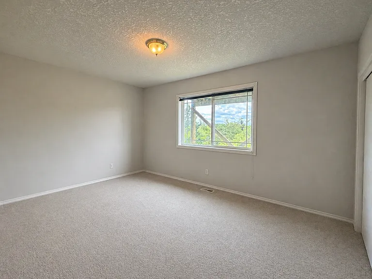 2437 SW Linneman Dr — Photo 20