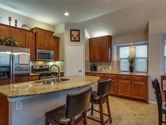 4th image of 2709 Pine Trail Dr