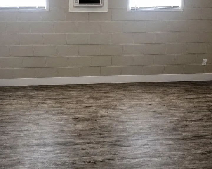 2805 W Walnut St — Photo 10
