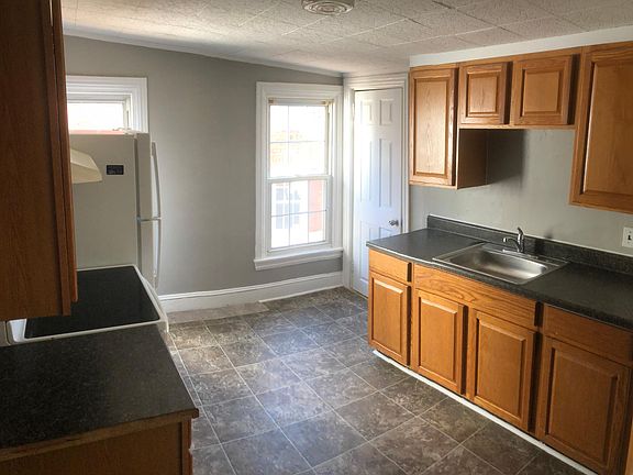 5th image of 546 Harmony St #2