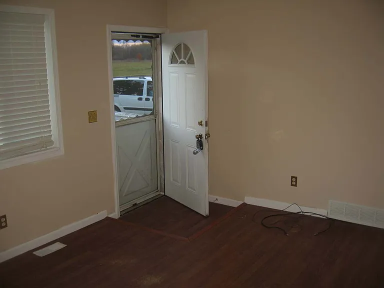 3401 Brae Burn Living Room 2_12222016