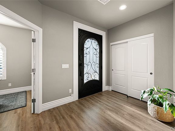 5th image of 2220 Mesa Drive