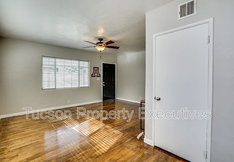 1040 E Linden St #A — Photo 13